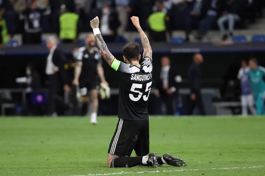 EFE Gustavo Dulando feste la victoria frente al Madrid