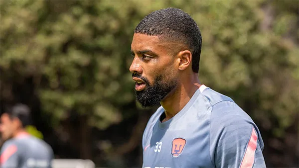 El atacante durante una práctica con los universitarios