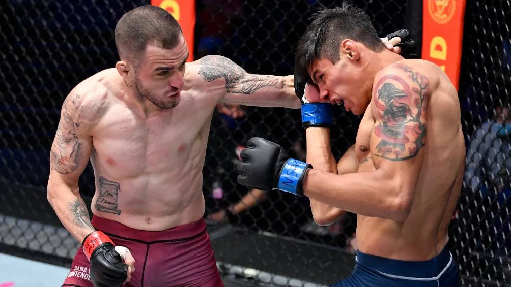 UFC Daniel Zellhuber durante la pelea