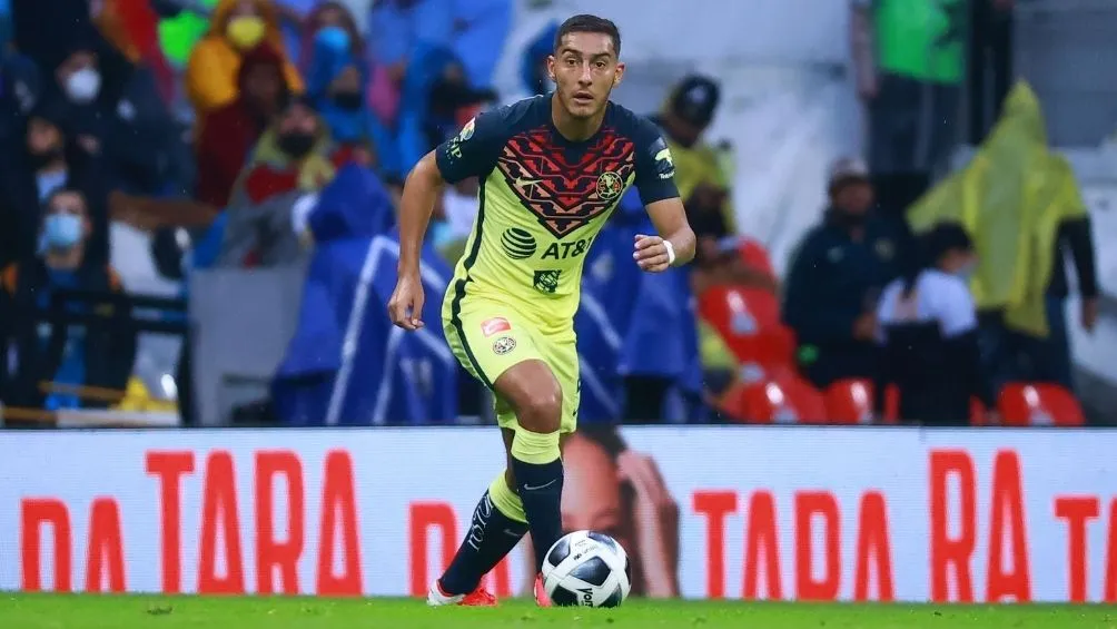 Cáceres en un partido con América