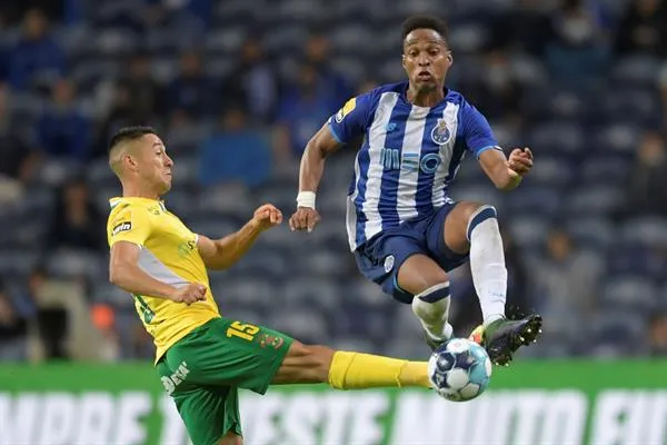 EFE Porto en acción contra el Paços de Ferreira