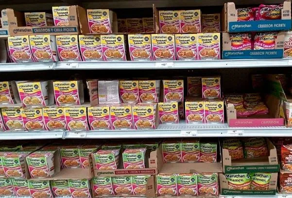 ESPECIAL Sopas instantáneas en mostrador