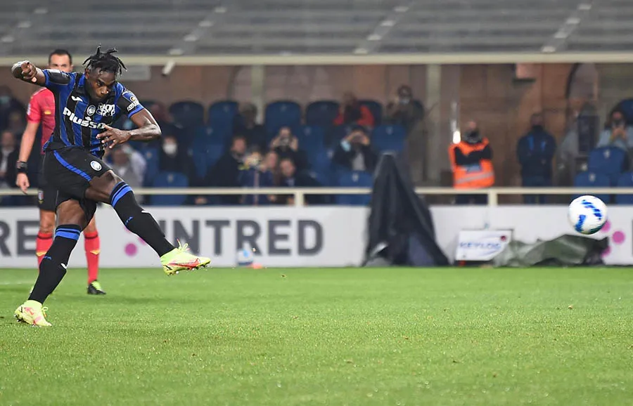 Duván Zapata descontó desde los once pasos