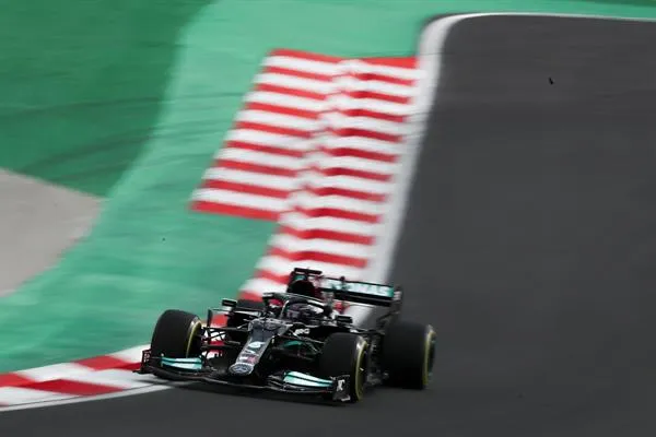 Hamilton durante una prueba