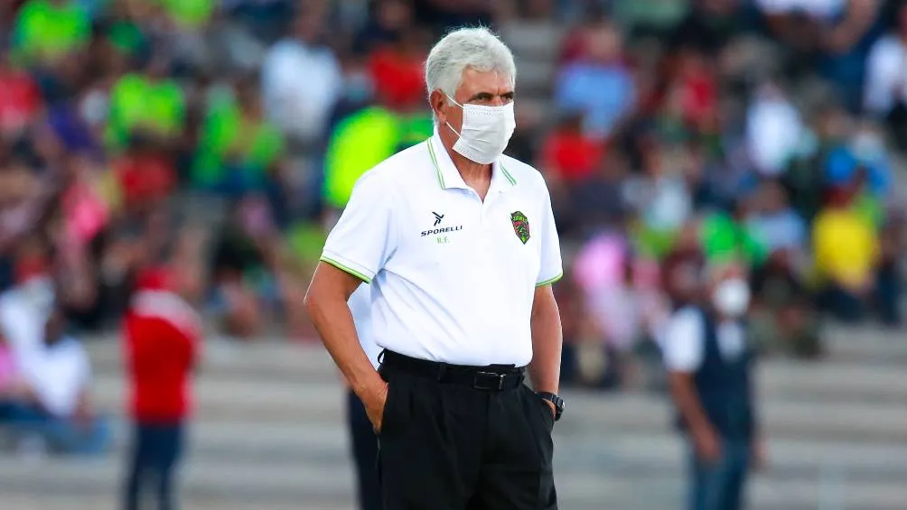 Ricardo Ferretti durante el partido contra Gallos