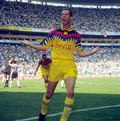 MEXSPORT Zague festeja un gol con América