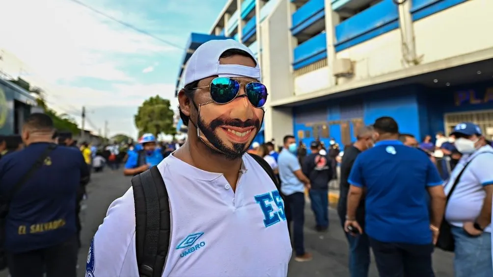 IMAGO7 Aficionado salvadoreño