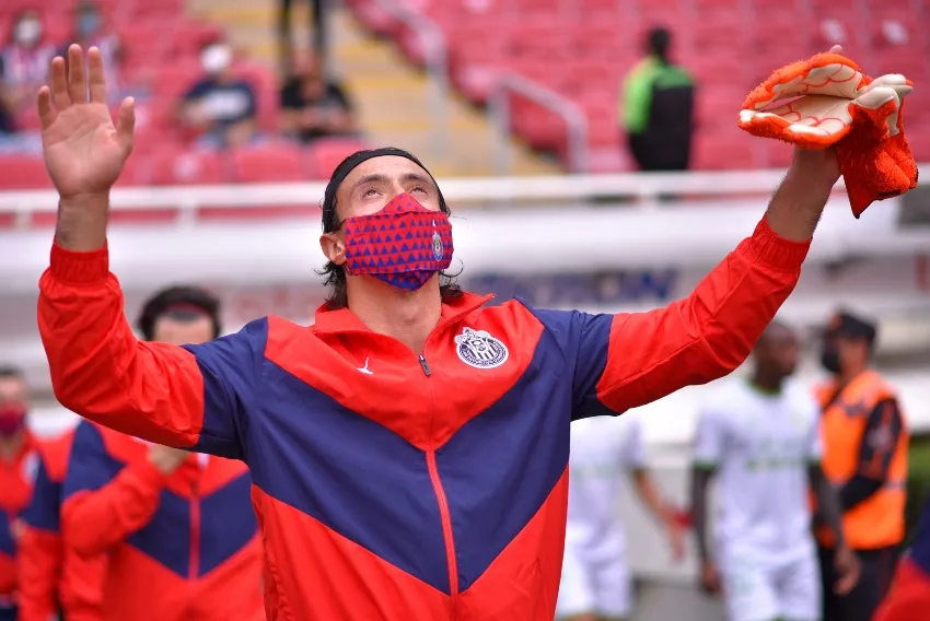 Toño Rodríguez en un partido de las Chivas