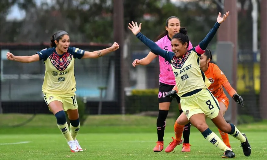 IMAGO7 Casandra Cuevas, en festejo de gol