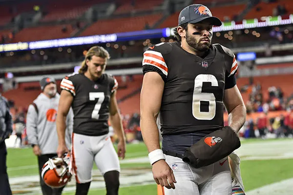 AP Jugadores de los Browns tras la derrota