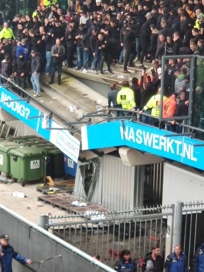 Gradas del estadio del Nijmegen tras el incidente