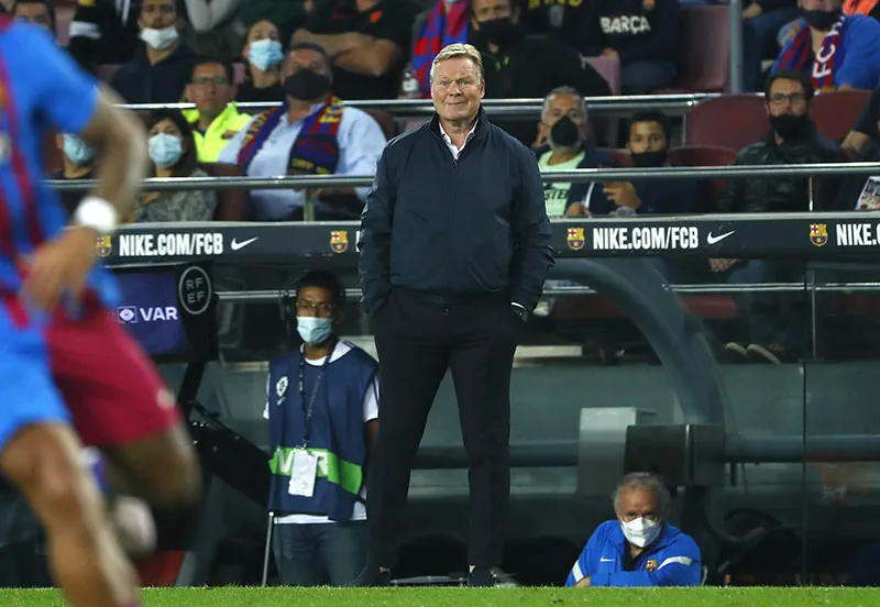 Ronald Koeman durante un duelo del Barcelona
