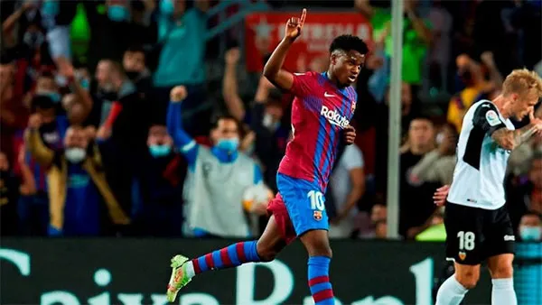 Ansu Fati festeja un gol con el Barcelona