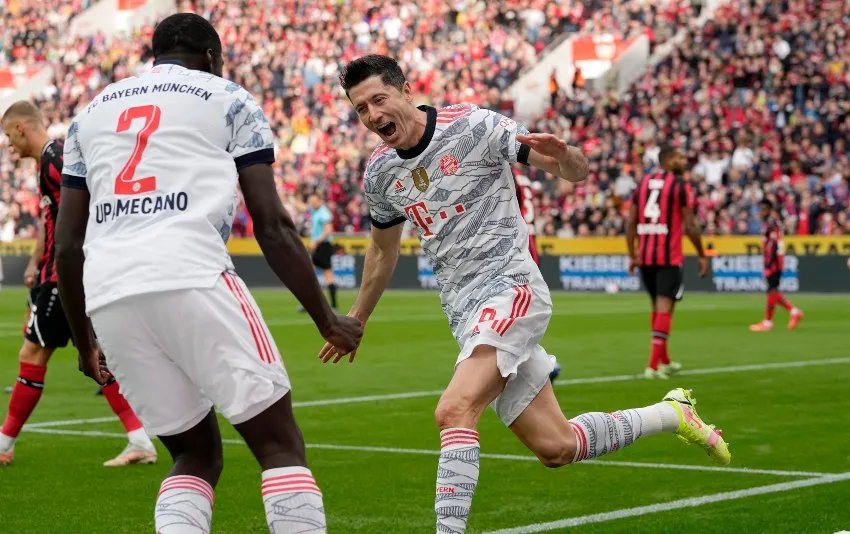 Lewandowski tras anotar gol a favor del Bayern