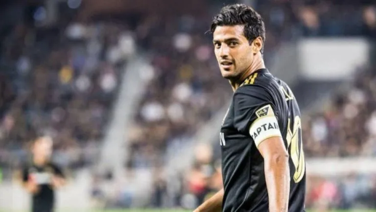 Carlos Vela durante un partido con LAFC