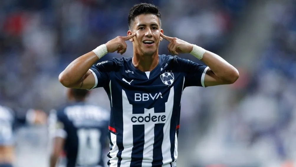 Meza en un partido con Rayados