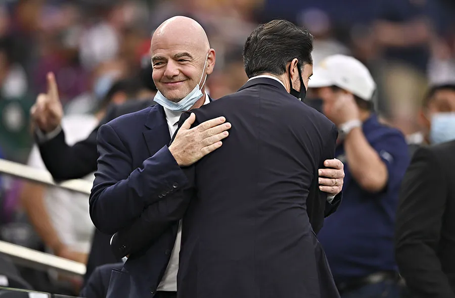 De Luisa con Gianni Infantino