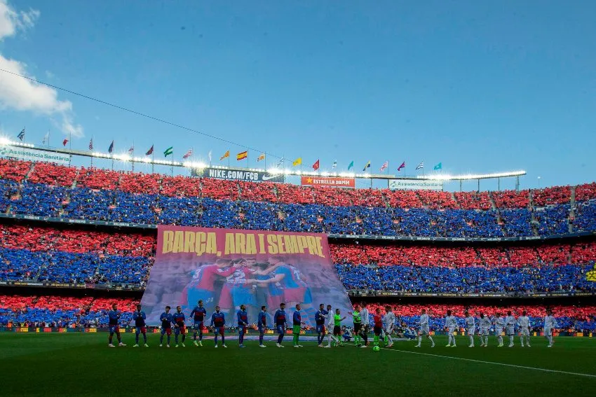 EFE Mosaico en el Camp Nou