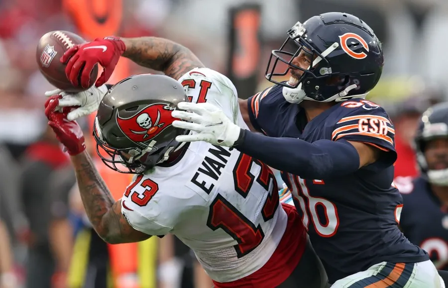 Mike Evans atrapa pase de anotación de Brady