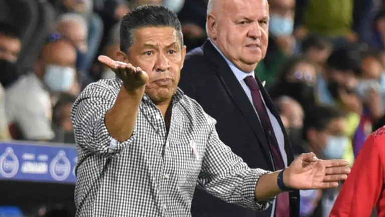 Nacho Ambriz, en su paso como DT del Huesca