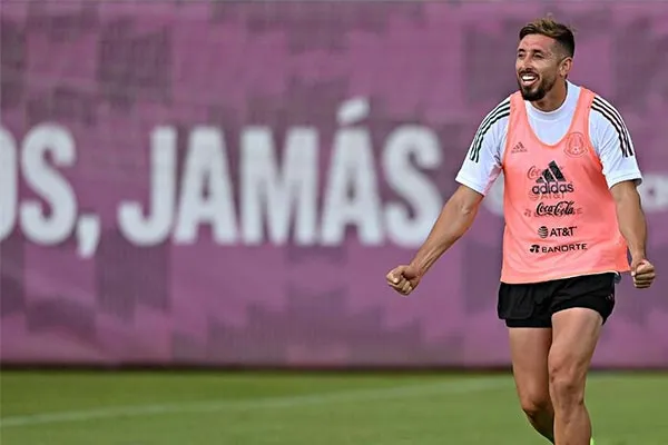 Héctor Herrera en entrenamiento con Selección