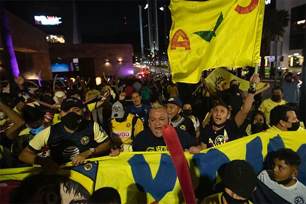 La euforia de los seguidores azulcremas