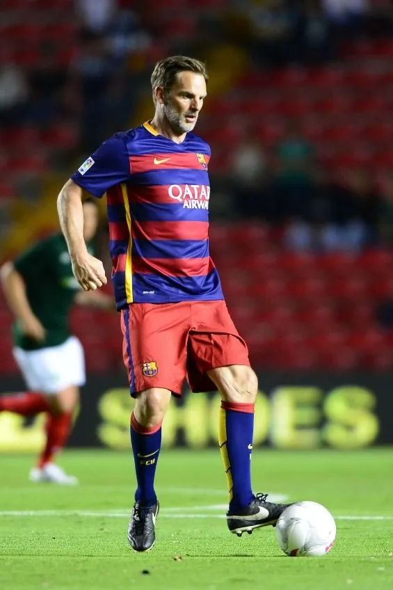 MEXSPORT De Boer en un partido de leyendas