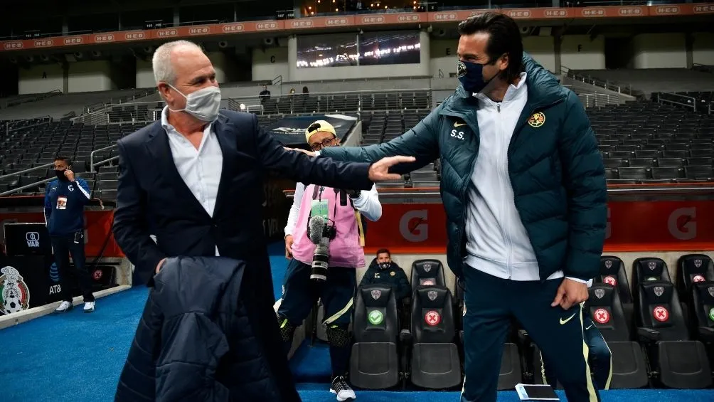 Aguirre y Solari previo a un partido