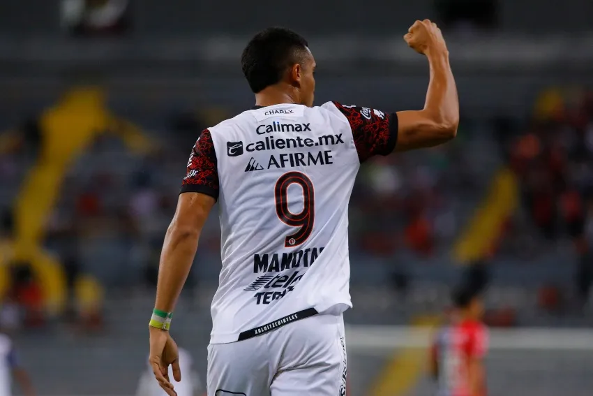 Manotas tras anotar gol a favor de Xolos