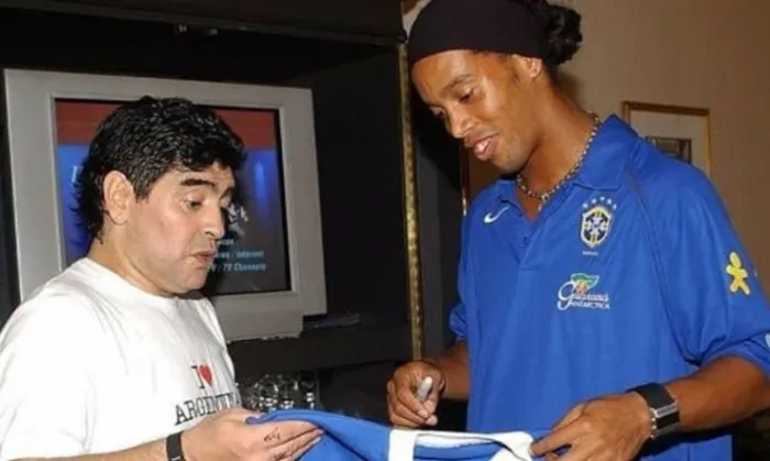 Maradona y Ronaldinho en convivencia