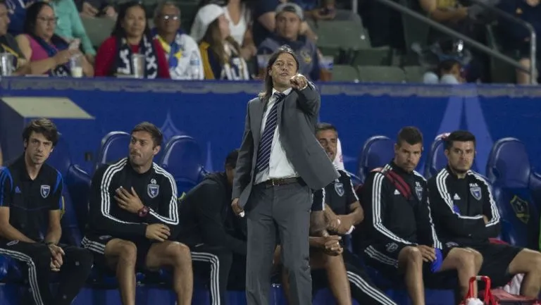 Matías Almeyda durante un partido con San José