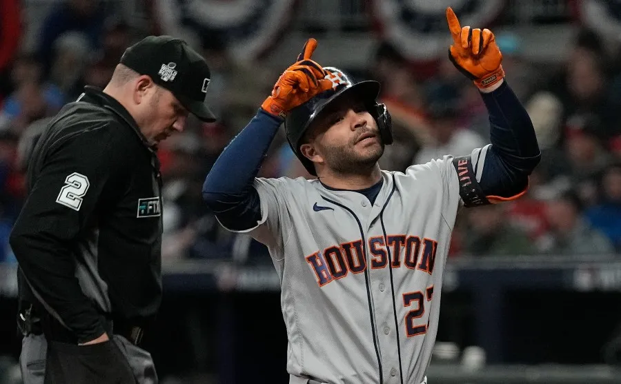 José Altuve también conectó jonrón