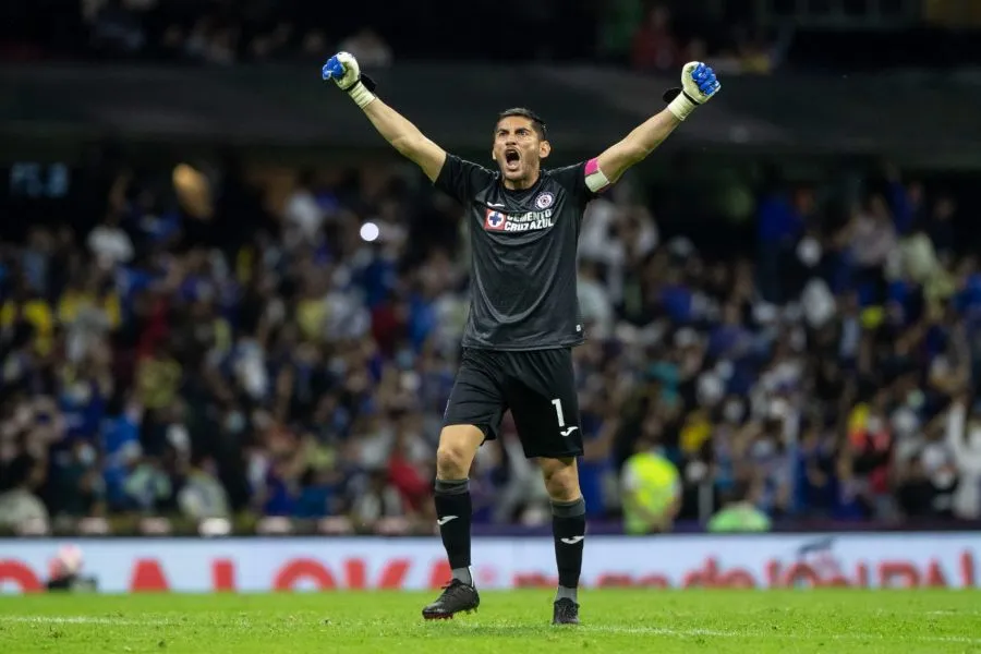 Jesús Corona en festejo