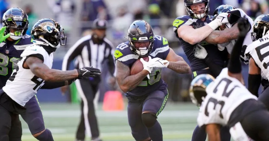 Rashaad Penny acarreo el ovoide