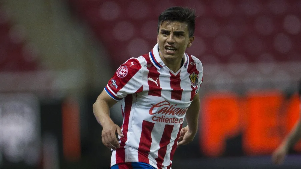 Fernando Beltrán jugando con Chivas