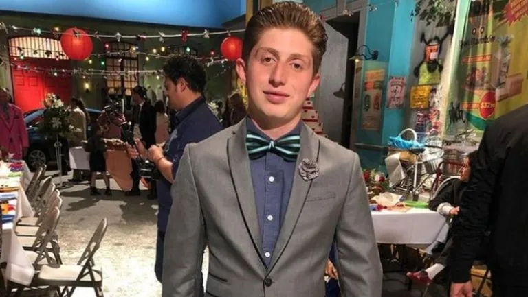 INSTAGRAM @octavioocaa Octavio Ocaña durante grabación de "Vecinos"