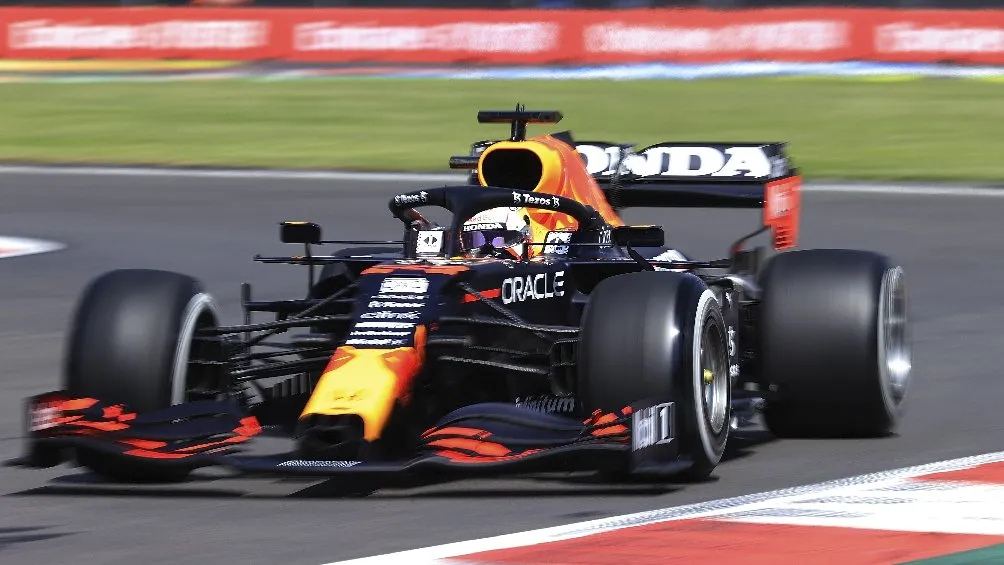 MEXSPORT Max Verstappen durante las prácticas en GP de México