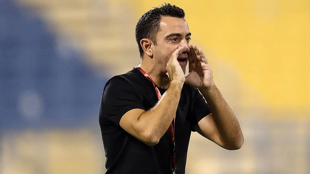 El técnico español grita durante un partido