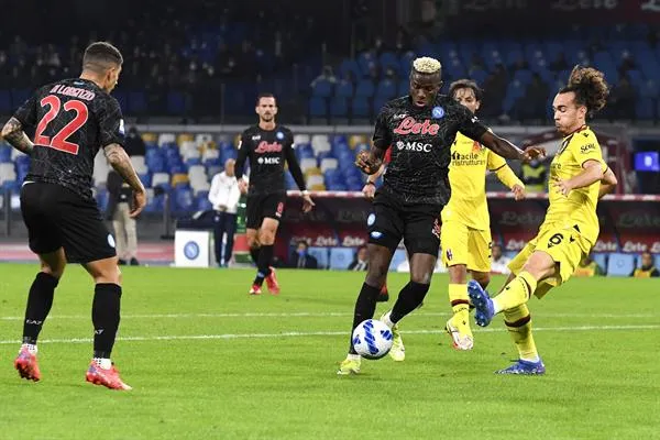 Napoli vs Bolonia en la Serie A