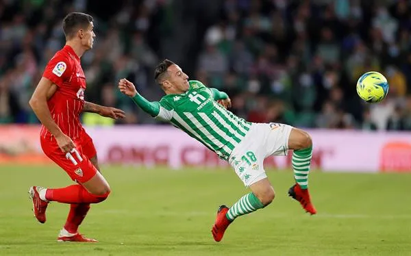 Guardado en acción con el Betis