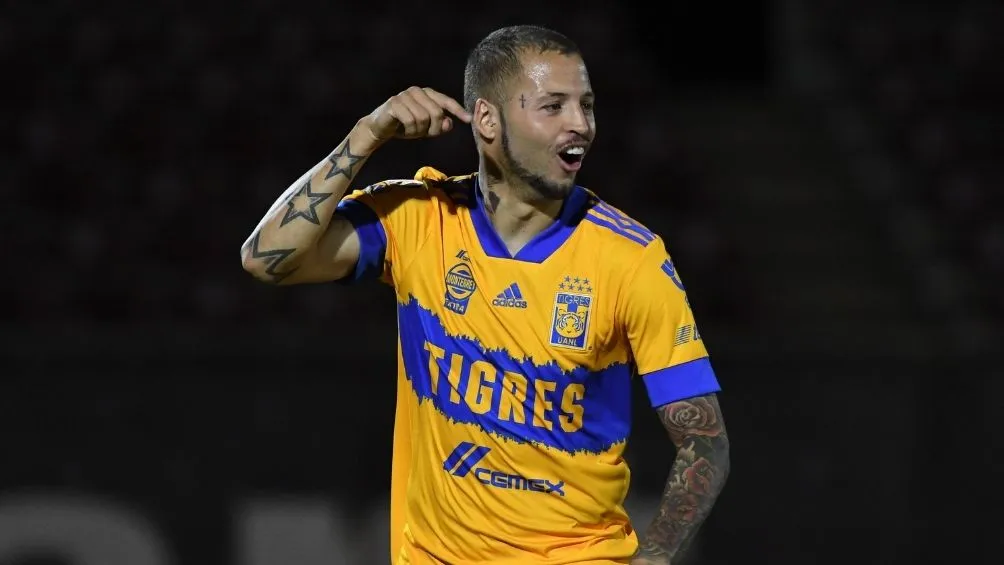 IMAGO7 Diente López en una de sus anotaciones