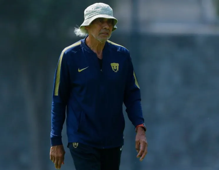 Ariel González en su etapa con Pumas