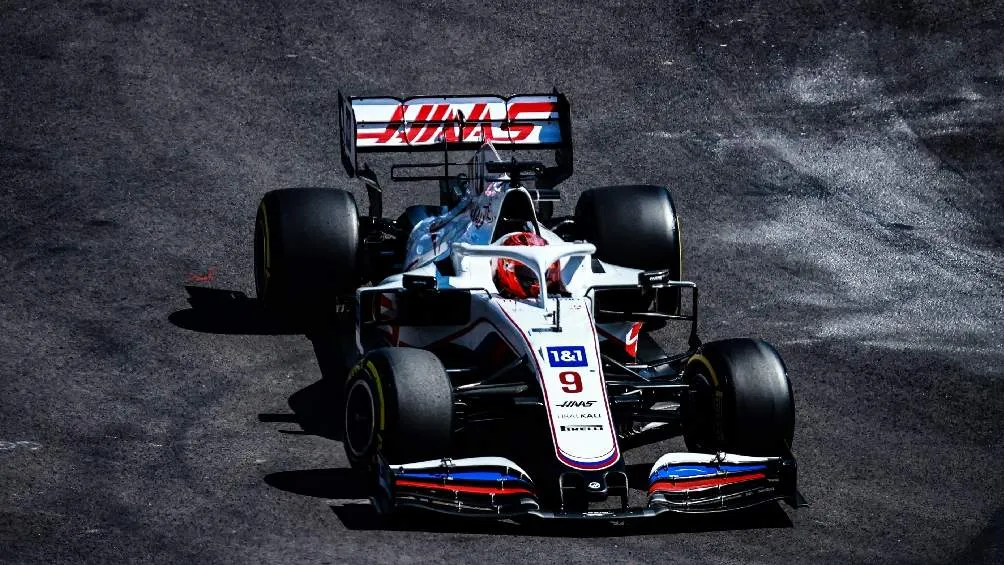 MEXSPORT Nikita Mazepin en carrera durante el GP de México