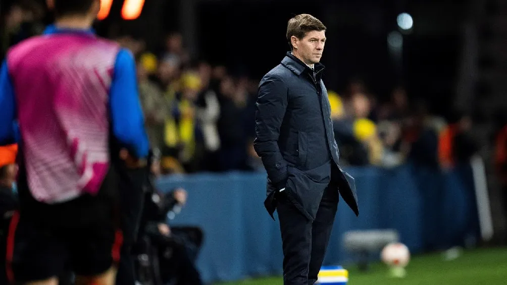 EFE Steven Gerrard dirigiendo a Rangers de Glasgow