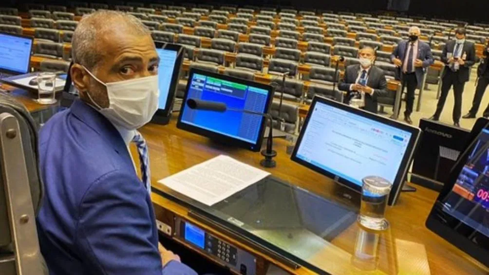 @RomarioOnze Romario en el Congreso brasileño