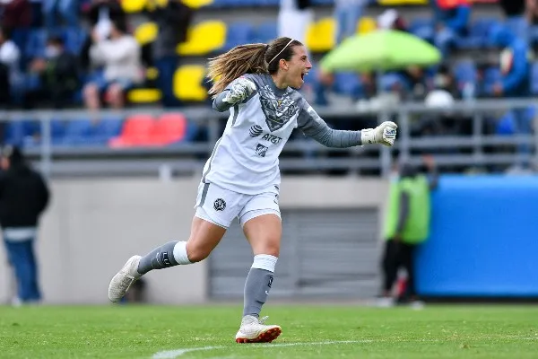 Renata Masciarelli celebra en juego