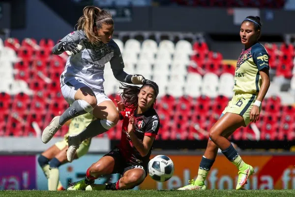 Masciarelli en acción frente a Atlas