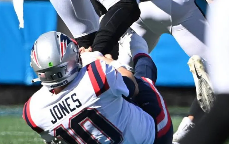 ESPECIAL Mac Jones evita que Burns escape