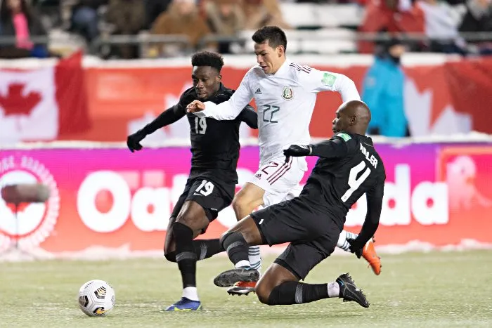 IMAGO7 Chucky Lozano en acción ante Canadá