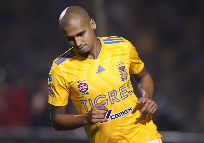 IMAGO7 Luis 'Chaka' Rodríguez en lamento con Tigres